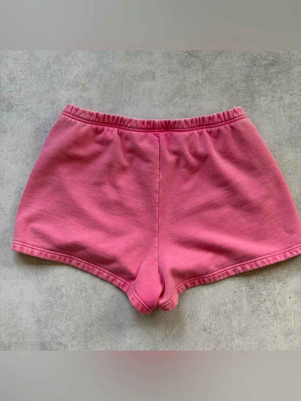 Aritzia Sweatfleece Perfect Fit Sweat Shorts Pink